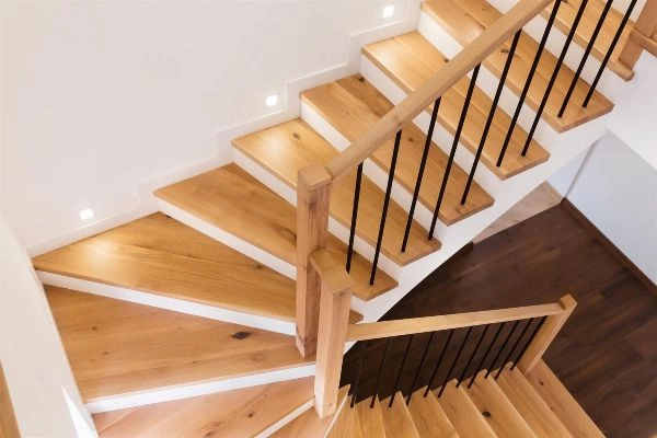 Carpintero Pamplona · Taller de ebanistería y carpintería en Pamplona - Escaleras y barandillas de madera